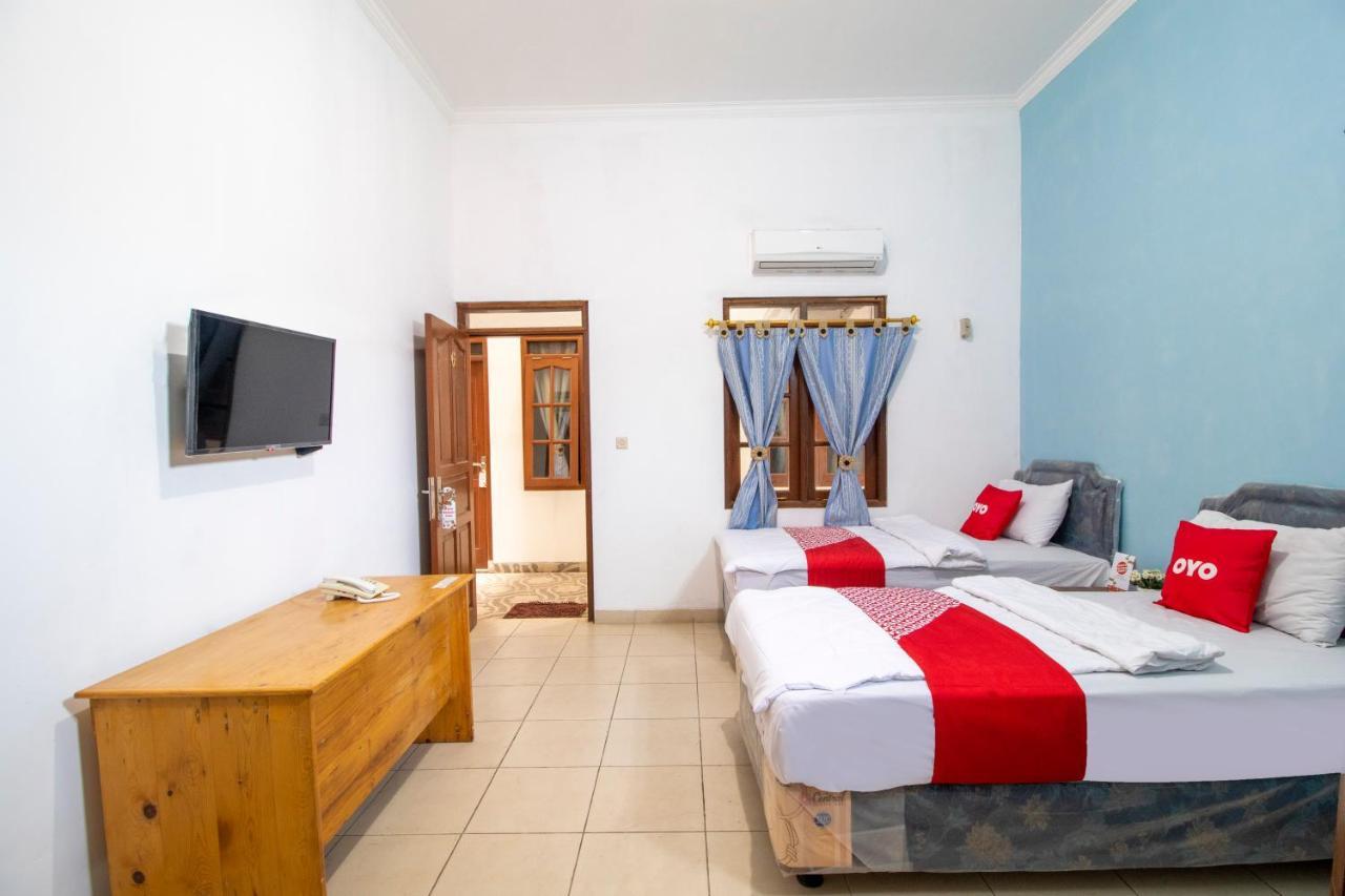 Oyo 3908 Fenway Kostel Hotel Bandung Bagian luar foto