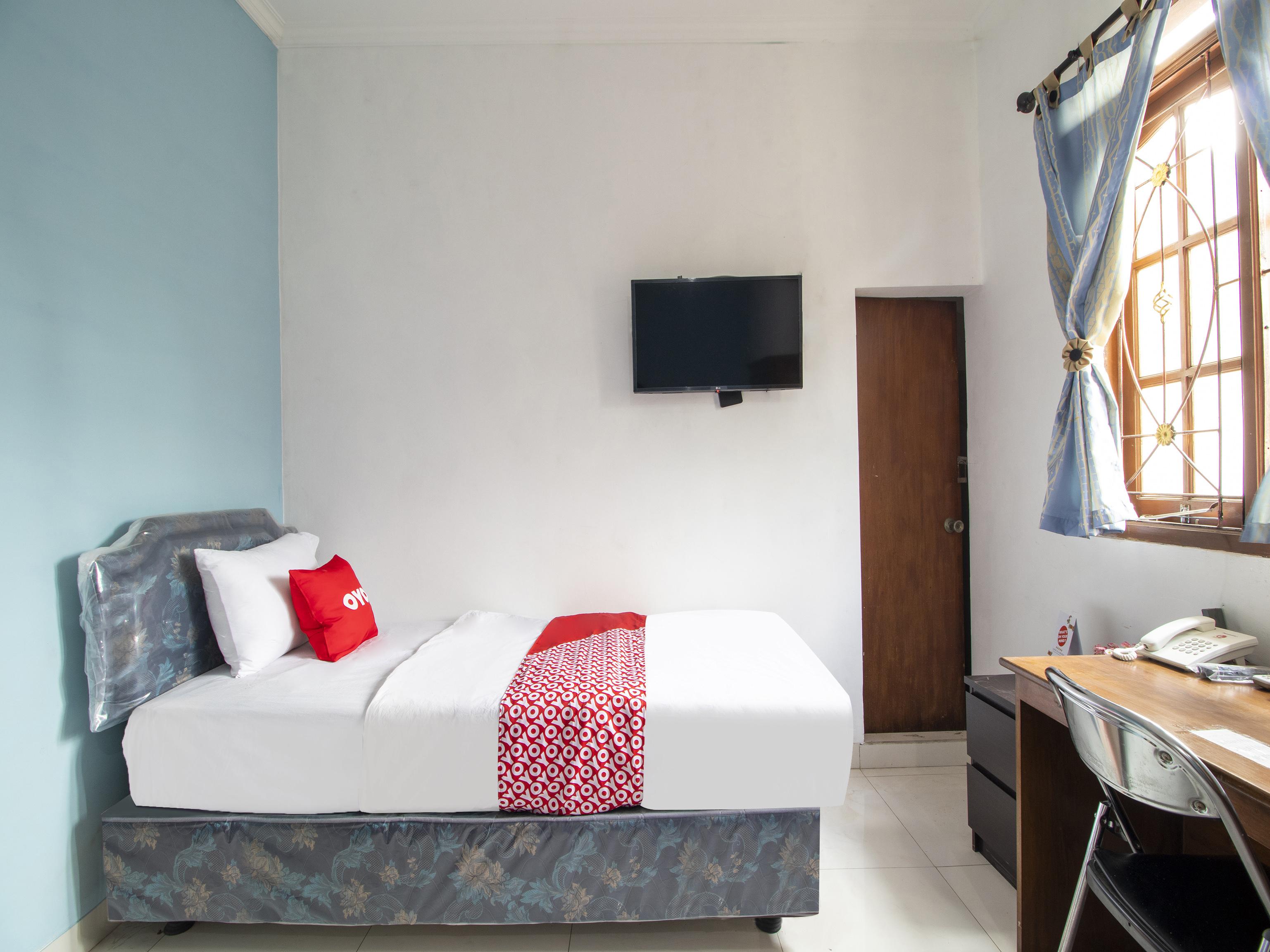 Oyo 3908 Fenway Kostel Hotel Bandung Bagian luar foto